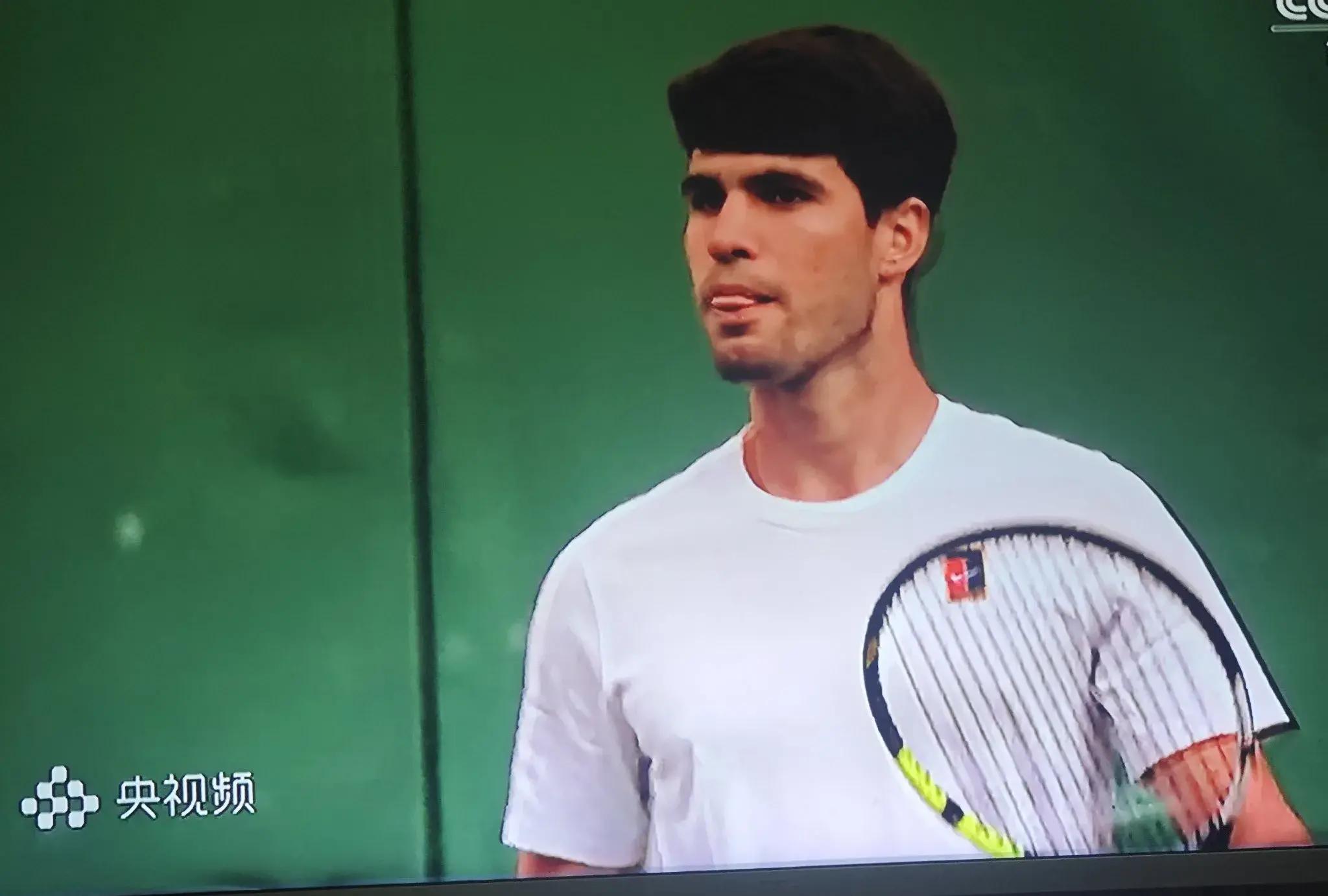 开云娱乐网站 -赛地聚焦——意大利杯冲刺阶段热度飙升，费城76人门线救险，更衣室稳定，临场指挥获称赞的简单介绍